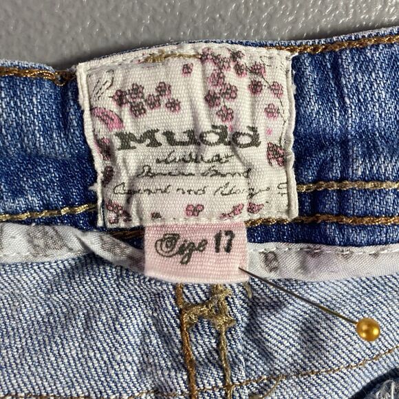 Mudd Denim Shorts Raw Cuffed Hem Snap Pockets Distressed Womens Jr Size 13 Blue - Picture 4 of 7